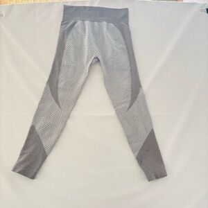 Daisy Women's Leggings - Grey and black. Size XL. Runs small. INV25/233